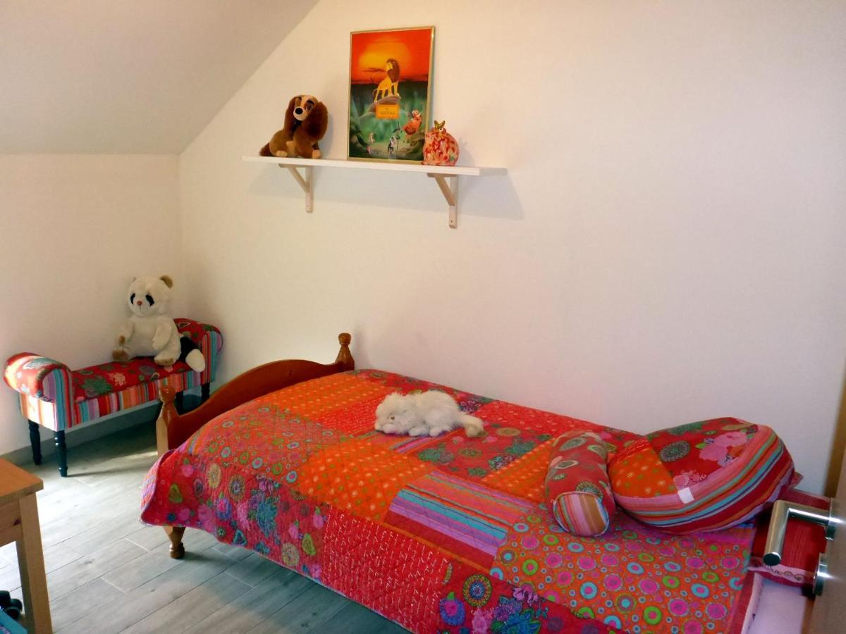 Maison Et Velos A Godinne Dans La Vallee De La Meuse Luaran gambar