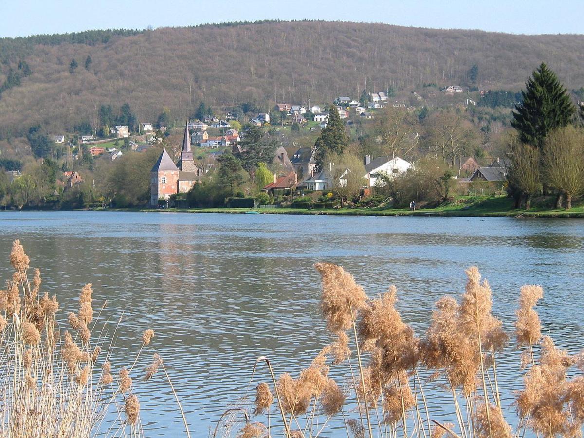 Maison Et Velos A Godinne Dans La Vallee De La Meuse Luaran gambar