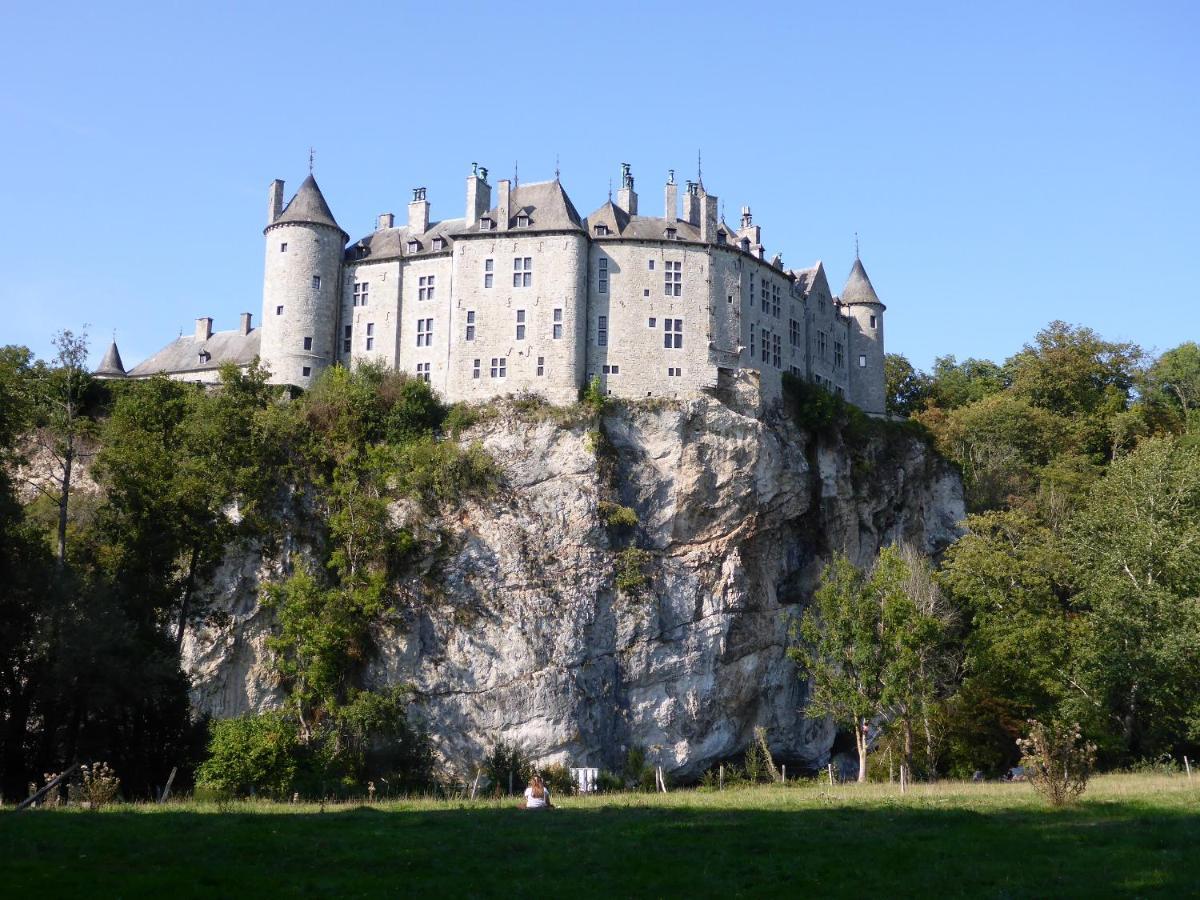 Maison Et Velos A Godinne Dans La Vallee De La Meuse Luaran gambar