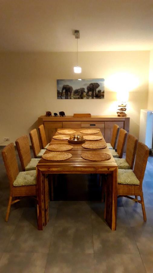 Maison Et Velos A Godinne Dans La Vallee De La Meuse Luaran gambar