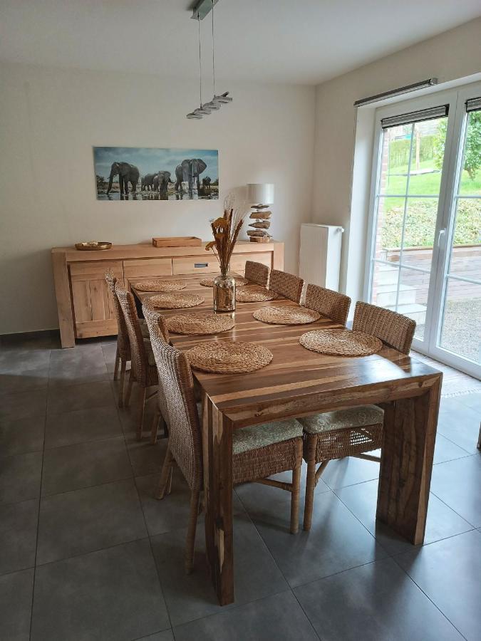 Maison Et Velos A Godinne Dans La Vallee De La Meuse Luaran gambar