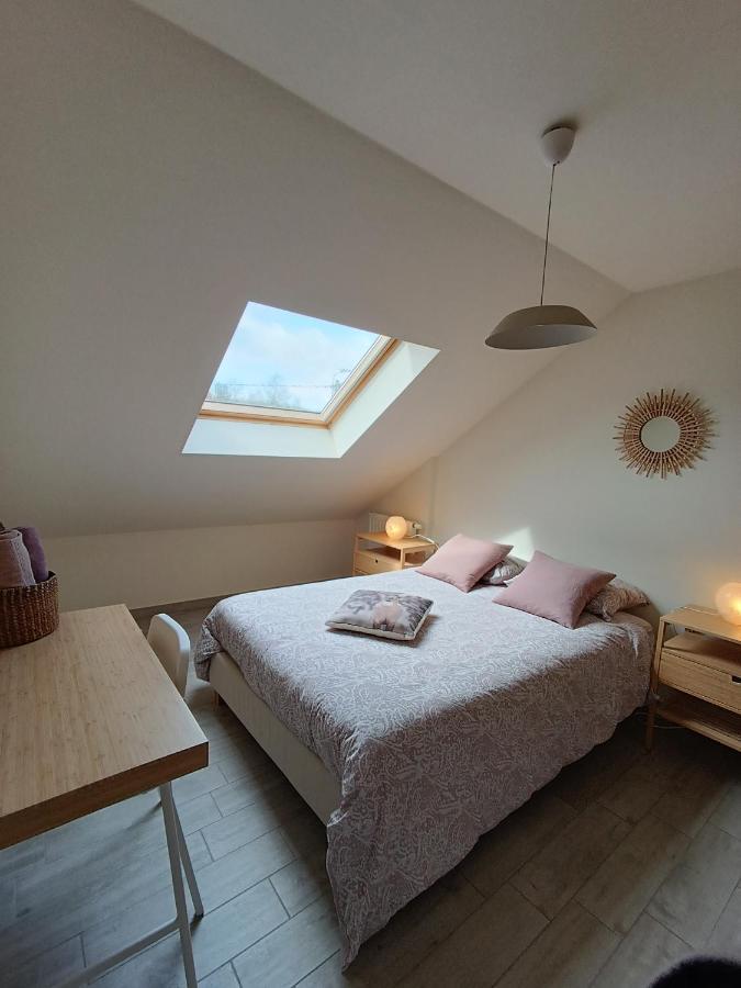 Maison Et Velos A Godinne Dans La Vallee De La Meuse Luaran gambar