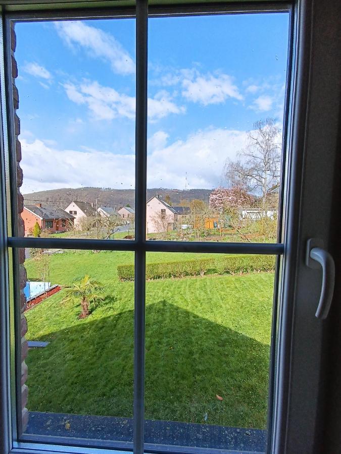 Maison Et Velos A Godinne Dans La Vallee De La Meuse Luaran gambar